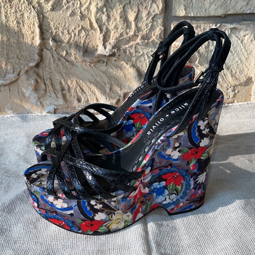 (SOLD) Alice & Olivia floral Wedge sandals Size 35 Rare - Picture 5 of 15